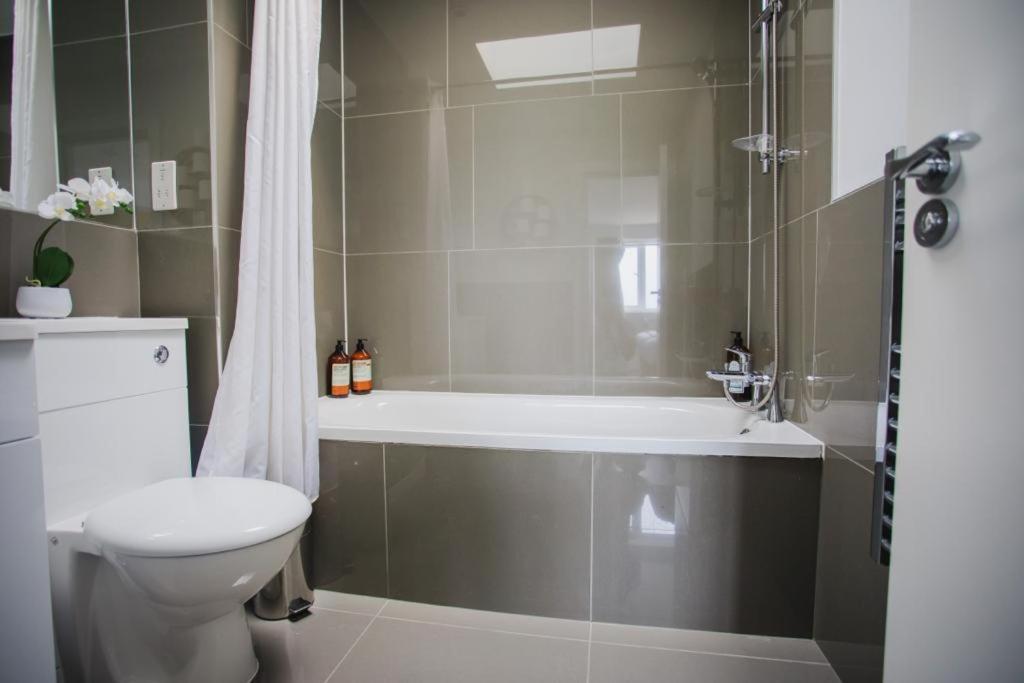 Penthouse At Chelsea Cloisters Hotel Londra Esterno foto